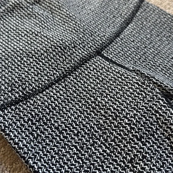 Lululemon Wunder Under Leggings - Picture 2 of 4